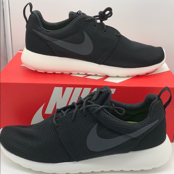Nike Roshe One Men’s Women’s - Picture 4 of 8